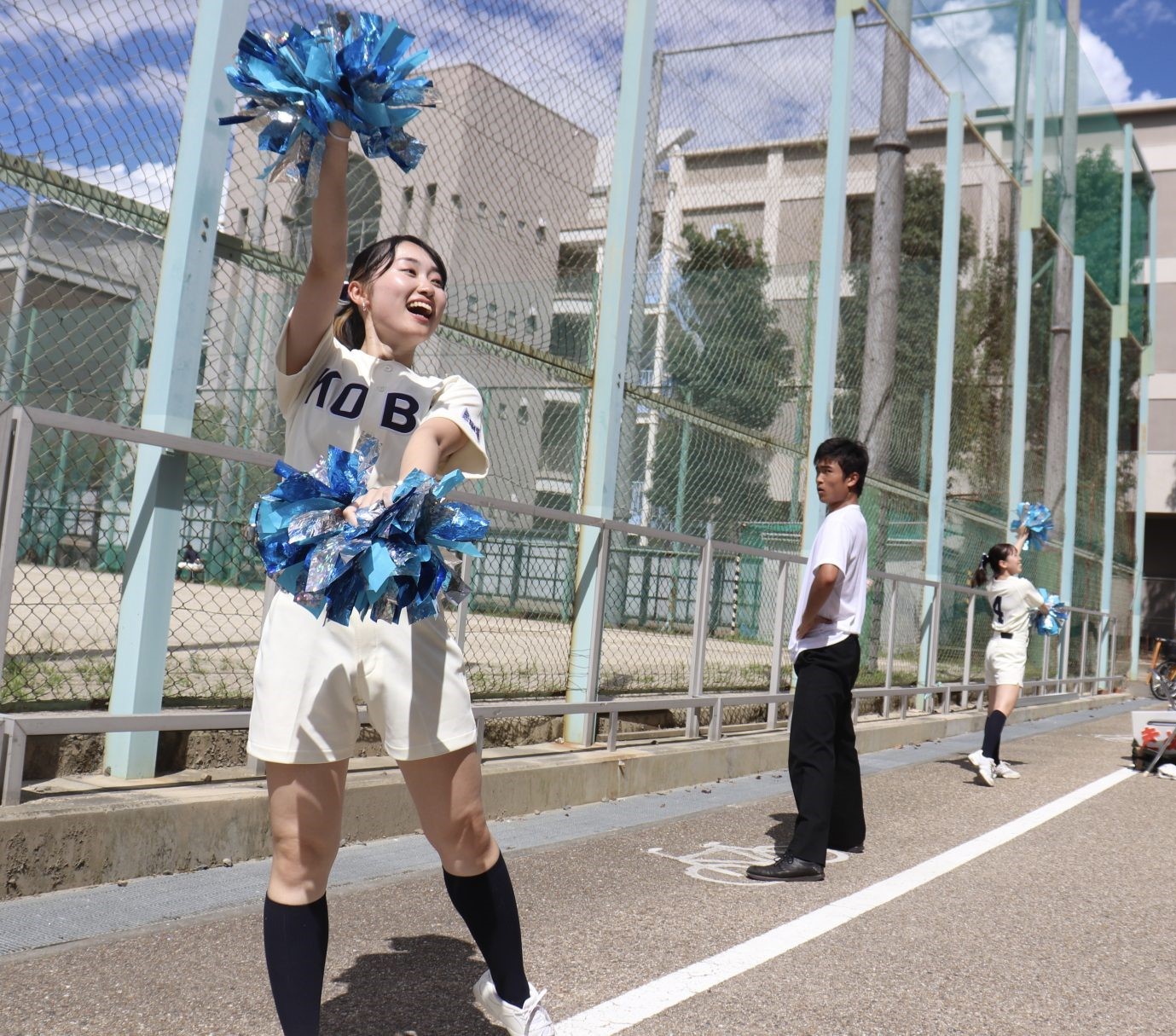 チア　大学　衣装 野球部ユニ風衣装で一体感 応援団チア | 神戸大学NEWSNET委員会